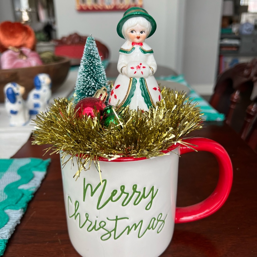 Christmas Lady Handmade Vintage Christmas Vignette/Diorama Decoration